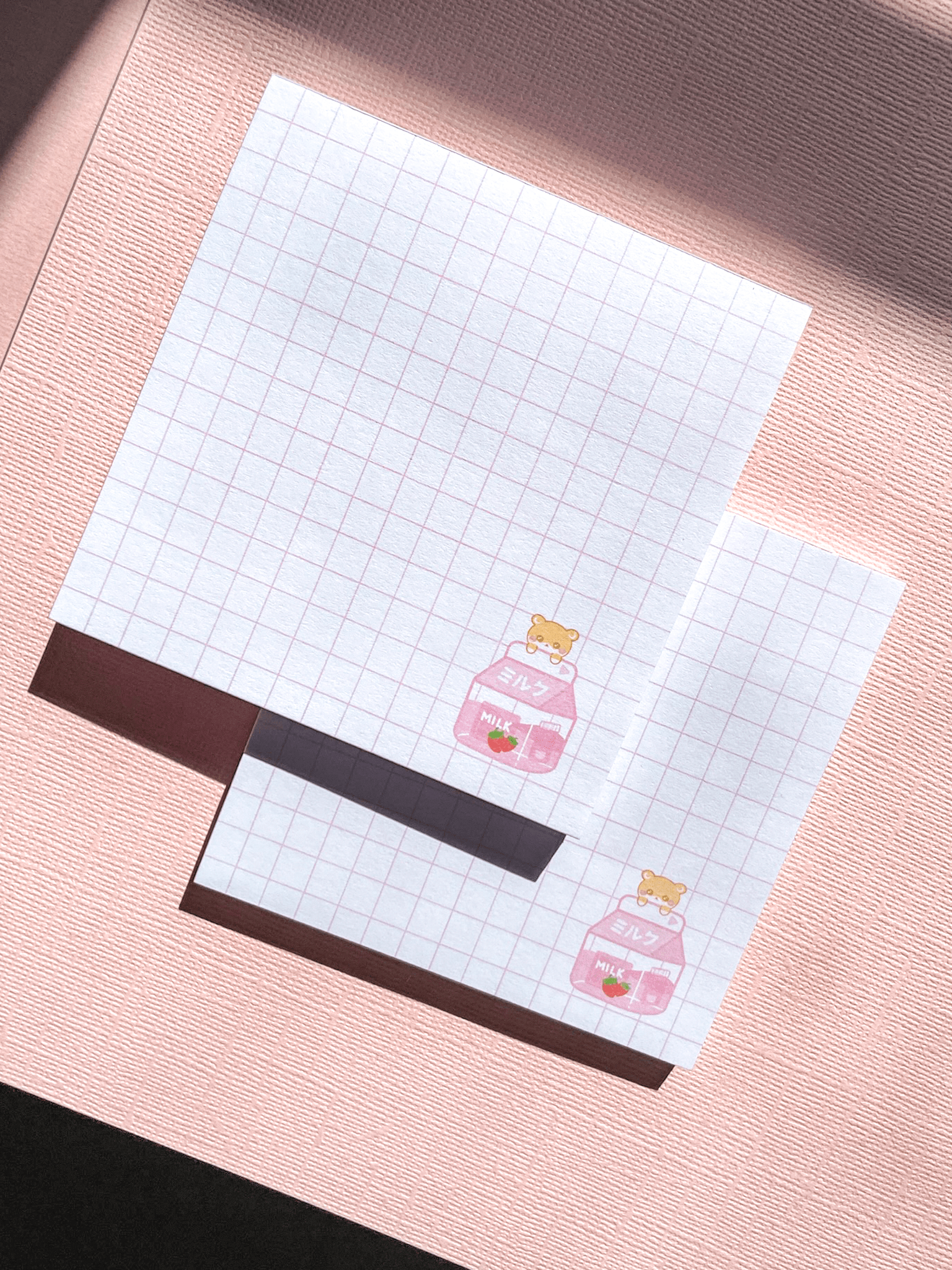 Kuppochino Cafe Strawberry Milk Grid Memopad